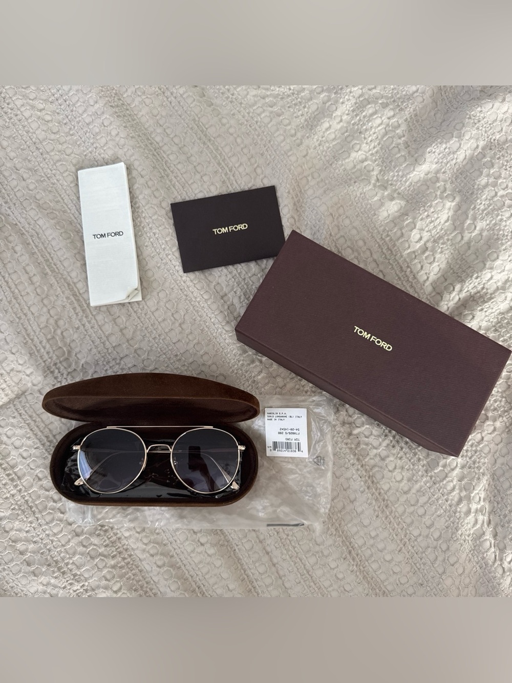 ***NWT*** Tom Ford 54MM Round Sunglasses
Blue Black